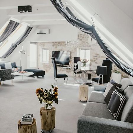 Coco Chanel Boutique Apartment By Goodnite Cz Brno Zewnętrze zdjęcie