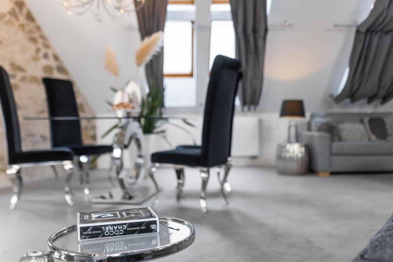 Coco Chanel Boutique Apartment By Goodnite Cz Brno Zewnętrze zdjęcie