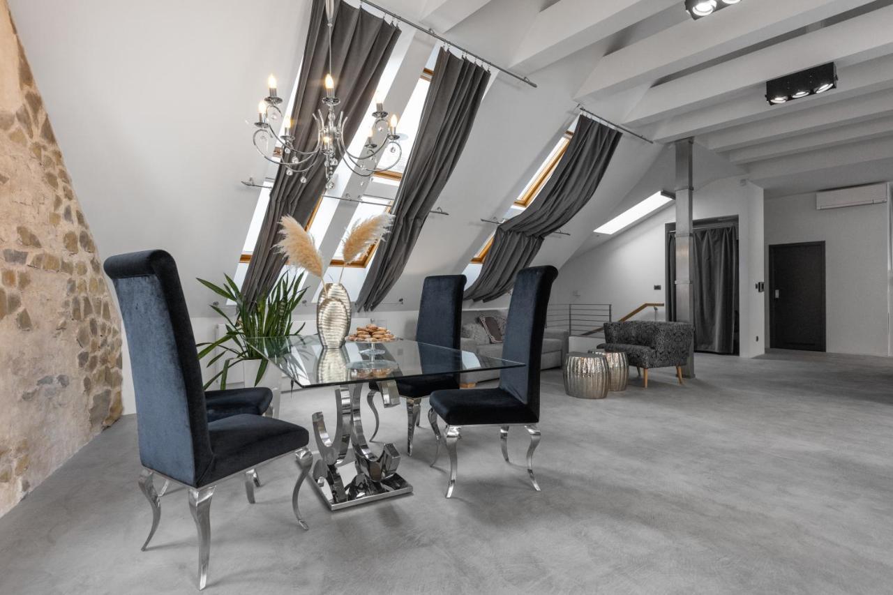 Coco Chanel Boutique Apartment By Goodnite Cz Brno Zewnętrze zdjęcie